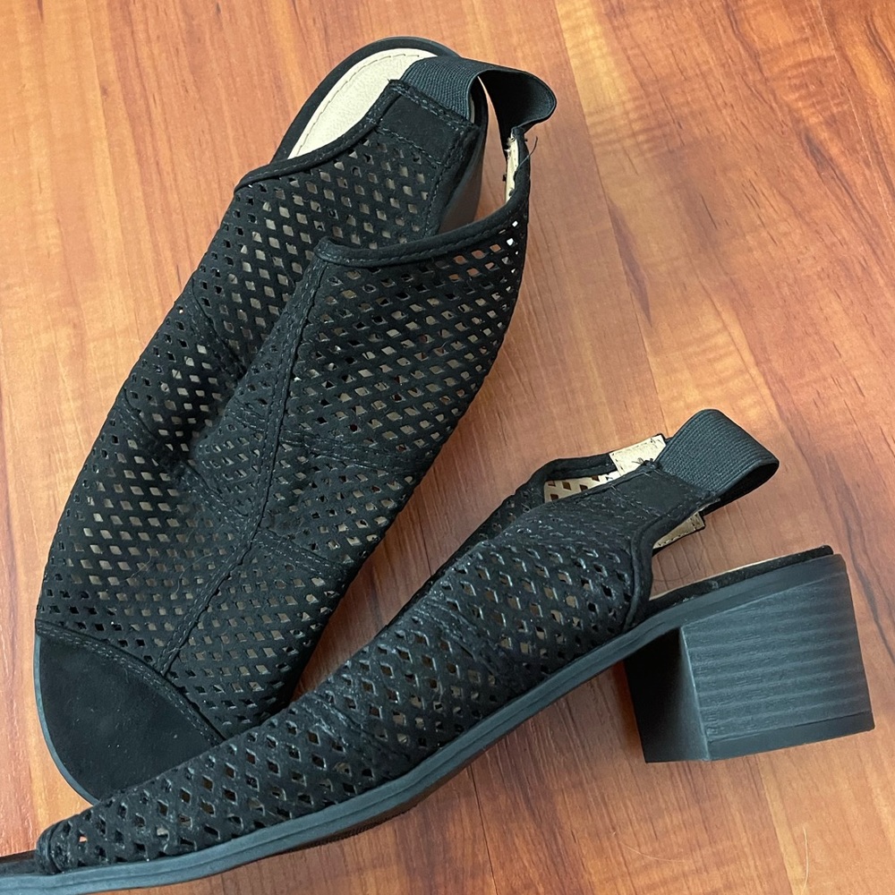 Cute Shoes - Picture 2 of 4